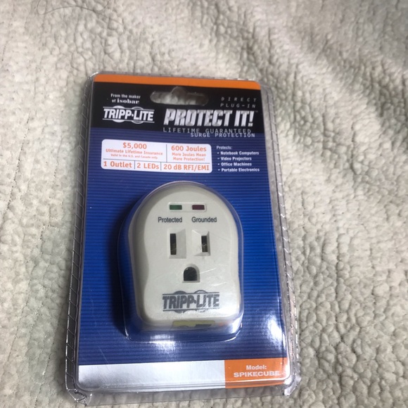 Tripp-Lite Spikecube 1 outlet 2 LEDs w/ 600 Joules - Picture 3 of 5